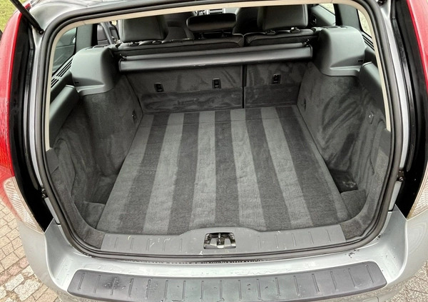 Volvo V50 cena 18900 przebieg: 227000, rok produkcji 2008 z Bobolice małe 106